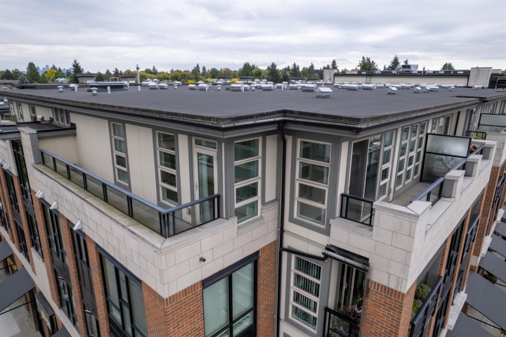 Photo 31 at 407 - 4550 Fraser Street, Fraser VE, Vancouver East
