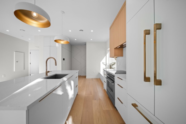 Photo 6 at 5407 Wales Street, Collingwood VE, Vancouver East