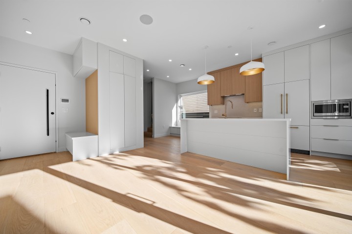 Photo 12 at 5407 Wales Street, Collingwood VE, Vancouver East