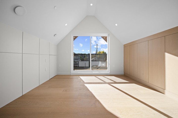 Photo 15 at 5407 Wales Street, Collingwood VE, Vancouver East