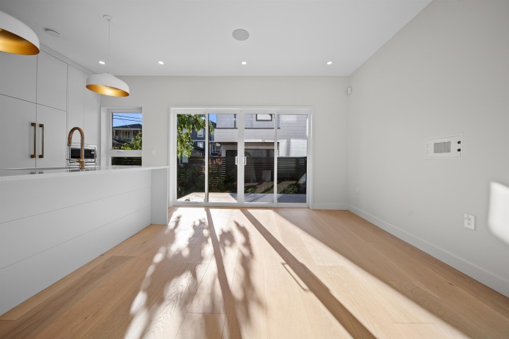 Photo 11 at 5407 Wales Street, Collingwood VE, Vancouver East