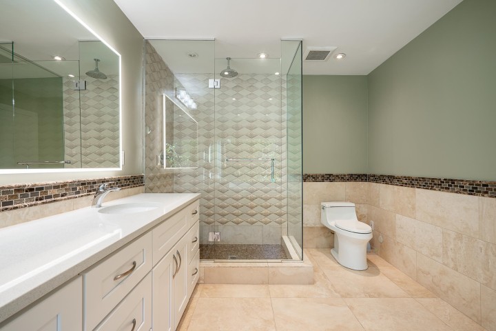 Photo 25 at 1562 Pinecrest Drive, Canterbury WV, West Vancouver