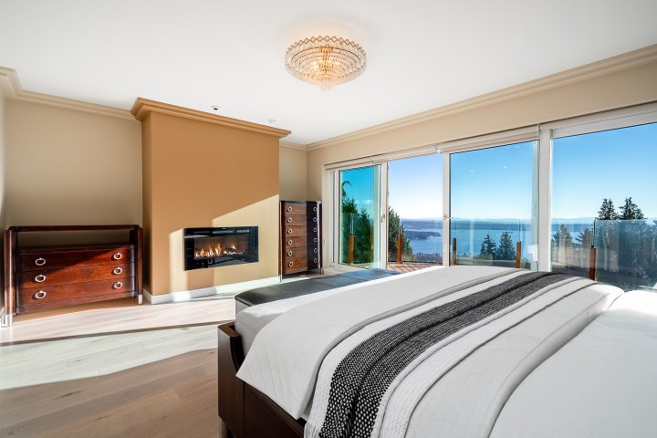 Photo 21 at 1562 Pinecrest Drive, Canterbury WV, West Vancouver