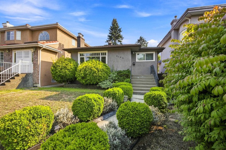 Photo 2 at 3144 E 18th Avenue, Renfrew Heights, Vancouver East