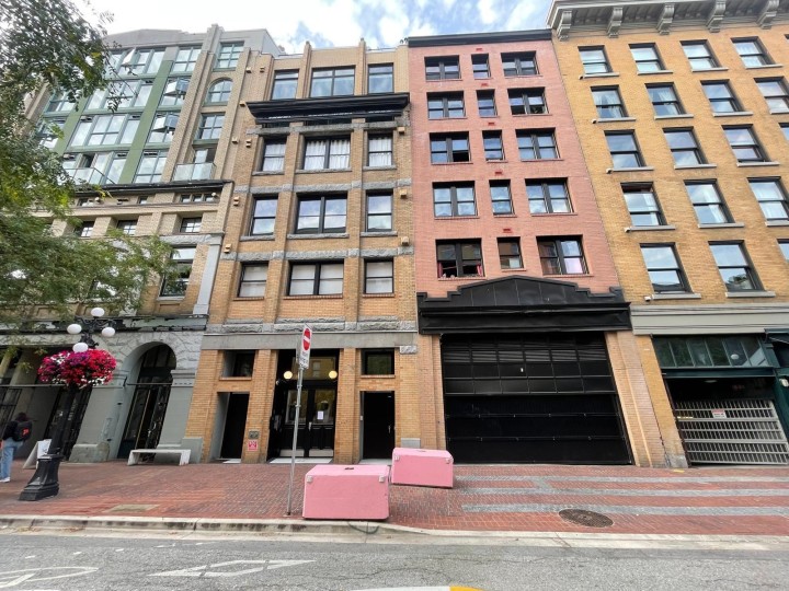 Photo 3 at 704 - 27 Alexander Street, Downtown VE, Vancouver East