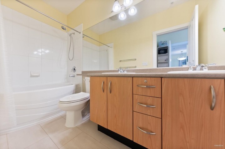 Photo 16 at 408 - 995 W 59th Avenue, South Cambie, Vancouver West