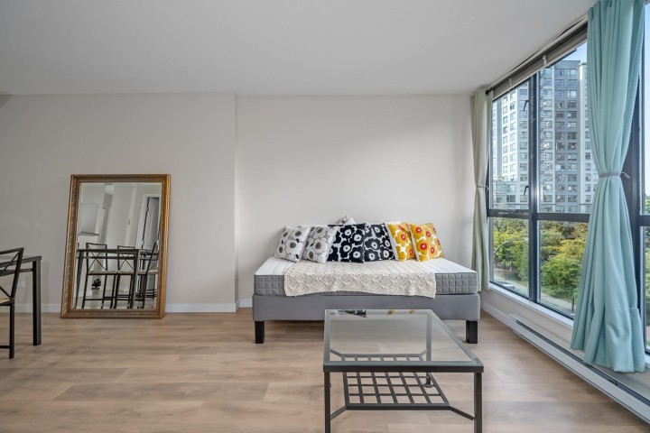 Photo 6 at 406 - 5288 Melbourne Street, Collingwood VE, Vancouver East
