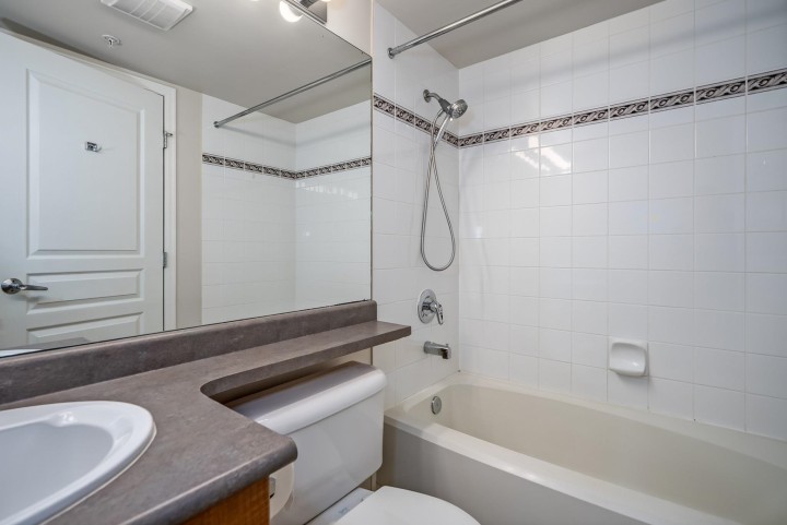 Photo 16 at 406 - 5288 Melbourne Street, Collingwood VE, Vancouver East