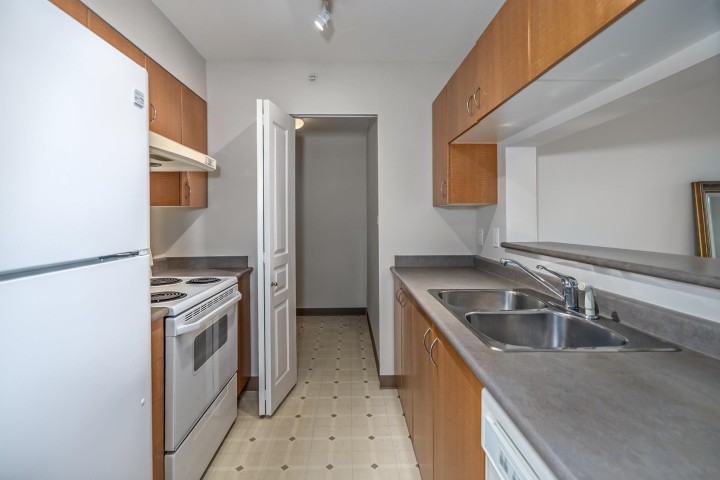Photo 12 at 406 - 5288 Melbourne Street, Collingwood VE, Vancouver East
