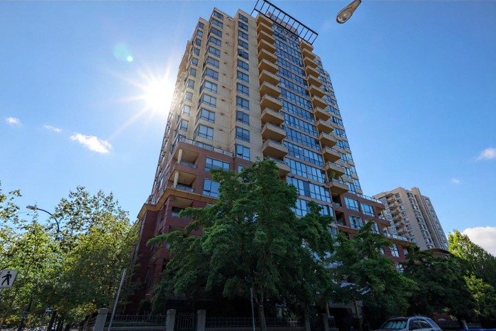 Photo 26 at 406 - 5288 Melbourne Street, Collingwood VE, Vancouver East