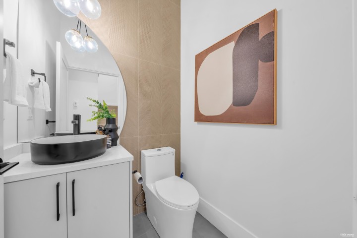 Photo 12 at 2 - 3627 E 45th Avenue, Killarney VE, Vancouver East