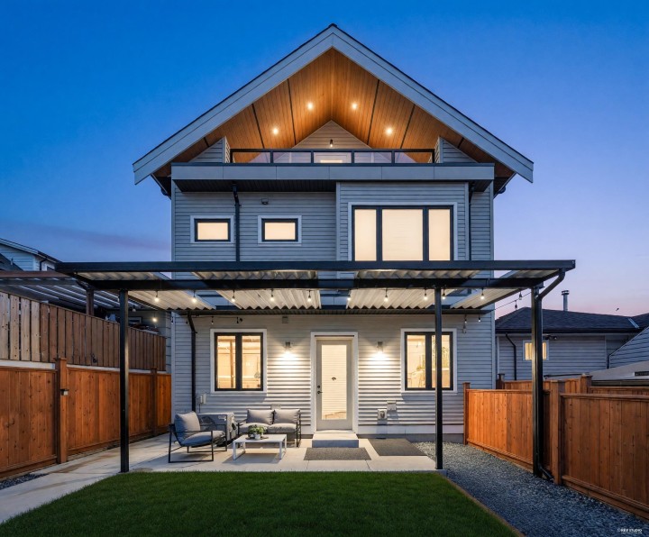 Photo 32 at 2 - 3627 E 45th Avenue, Killarney VE, Vancouver East