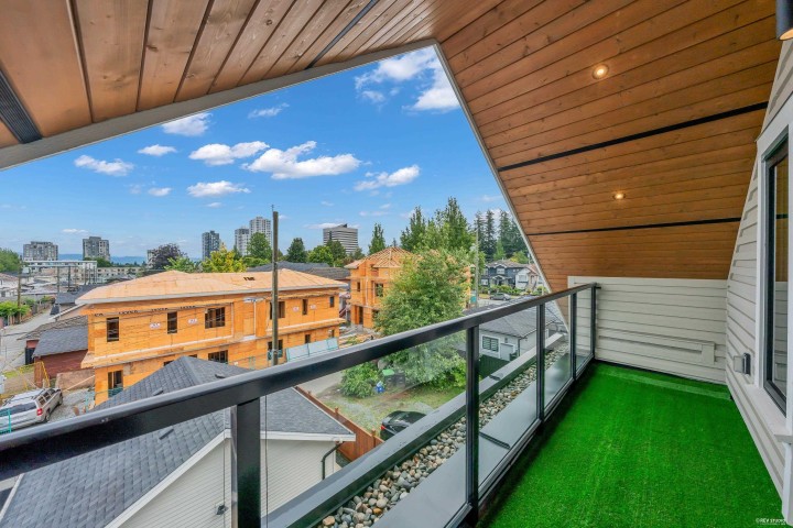 Photo 24 at 2 - 3627 E 45th Avenue, Killarney VE, Vancouver East