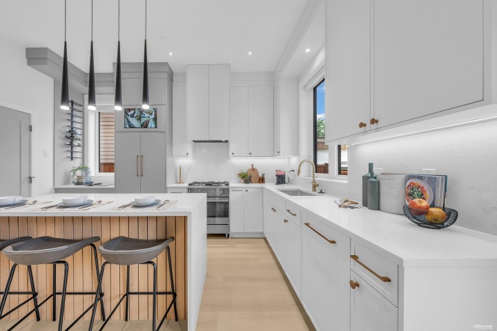 Photo 11 at 2 - 3627 E 45th Avenue, Killarney VE, Vancouver East