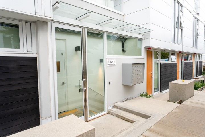 Photo 4 at 2208 Willow Street, Fairview VW, Vancouver West
