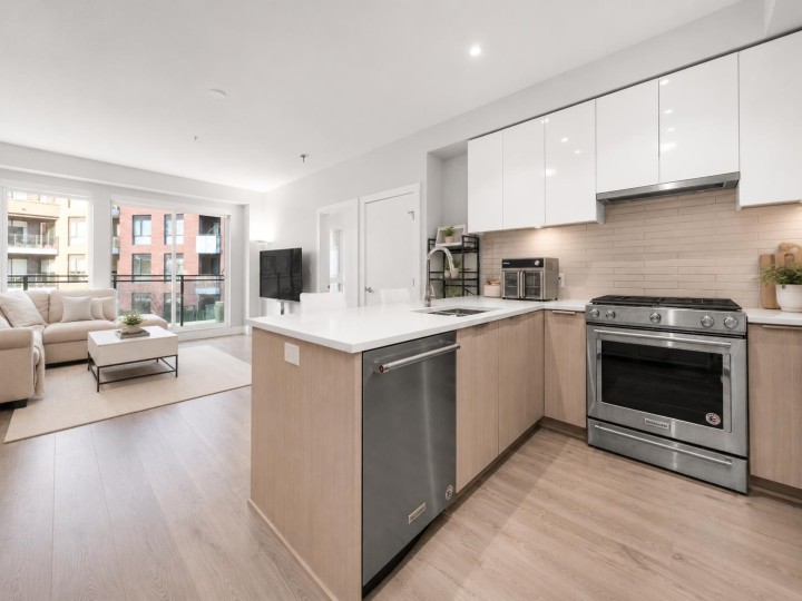 Photo 9 at 309 - 3588 Sawmill Crescent, South Marine, Vancouver East