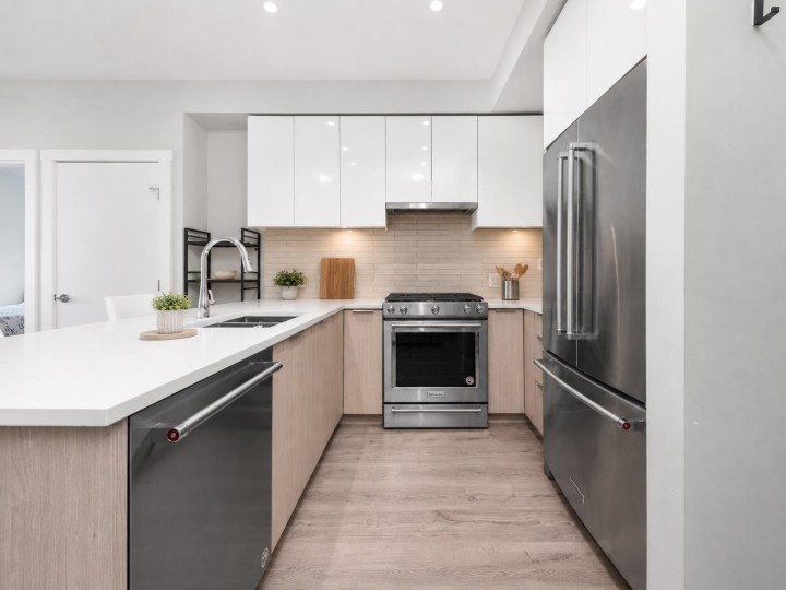 Photo 8 at 309 - 3588 Sawmill Crescent, South Marine, Vancouver East