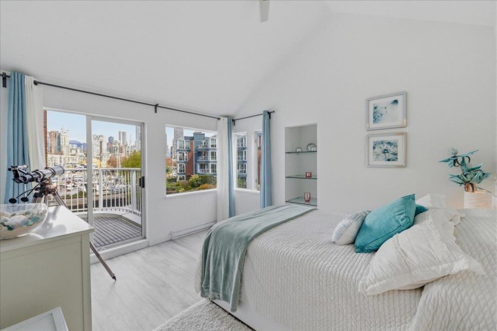 Photo 16 at 1523 Mariner Walk, False Creek, Vancouver West