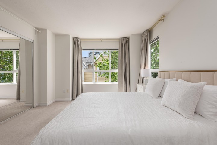 Photo 19 at 8431 Jellicoe Street, South Marine, Vancouver East