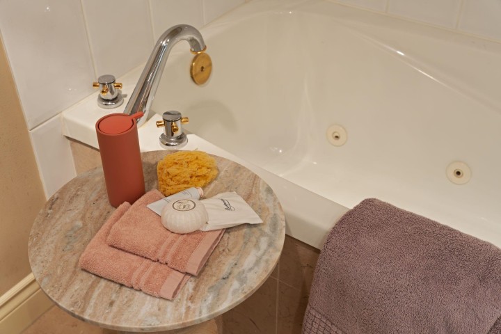 Photo 26 at 4B - 328 Taylor Way, Park Royal, West Vancouver