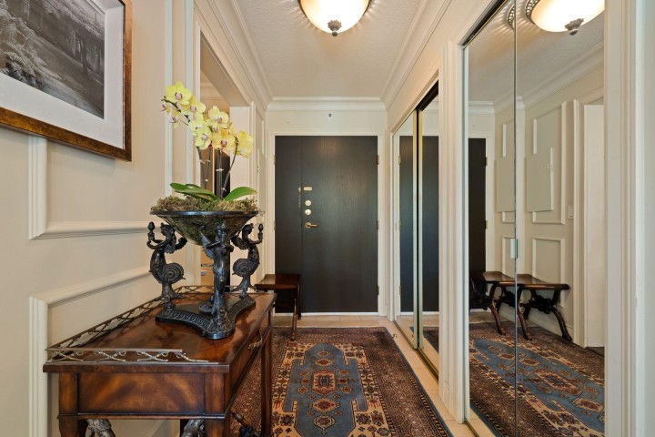 Photo 3 at 4B - 328 Taylor Way, Park Royal, West Vancouver