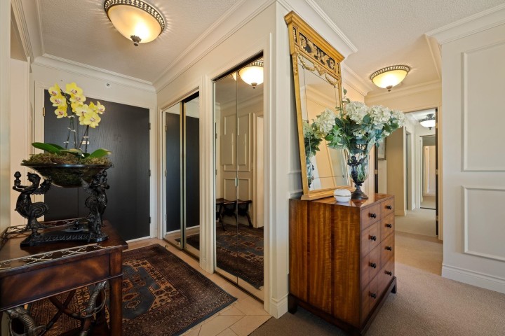 Photo 4 at 4B - 328 Taylor Way, Park Royal, West Vancouver