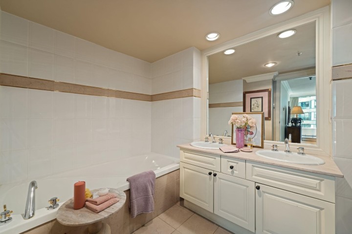 Photo 25 at 4B - 328 Taylor Way, Park Royal, West Vancouver
