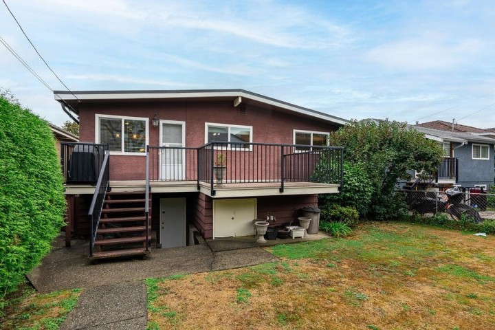 Photo 5 at 3308 Church Street, Collingwood VE, Vancouver East