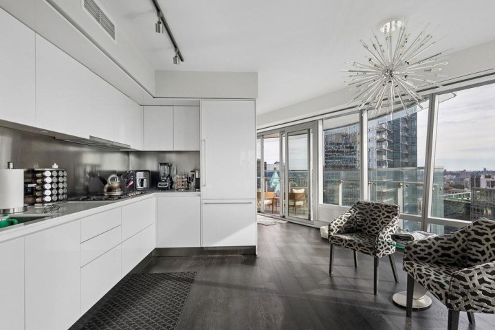Photo 10 at 3902 - 1151 W Georgia Street, Coal Harbour, Vancouver West