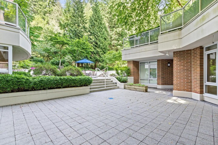 Photo 3 at 704 - 5615 Hampton Place, University VW, Vancouver West