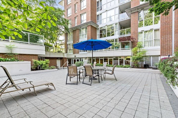Photo 4 at 704 - 5615 Hampton Place, University VW, Vancouver West