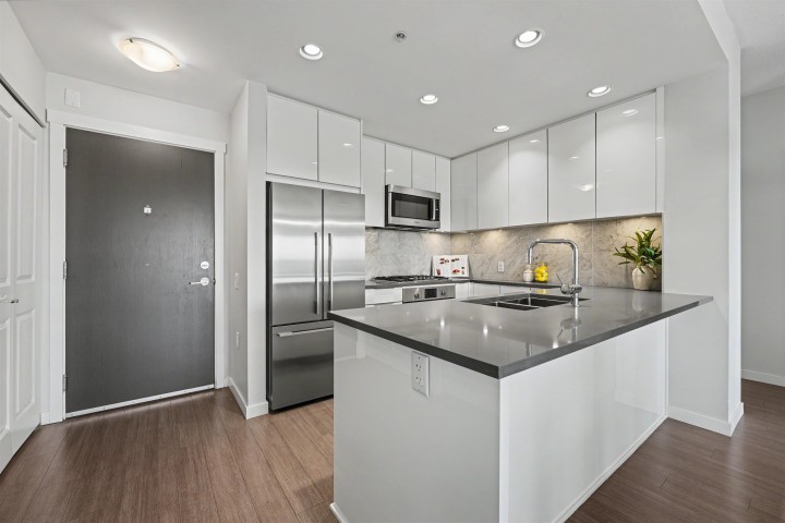 Photo 2 at 604 - 3289 Riverwalk Avenue, South Marine, Vancouver East