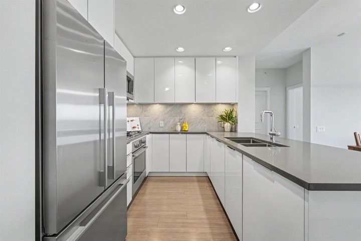 Photo 3 at 604 - 3289 Riverwalk Avenue, South Marine, Vancouver East
