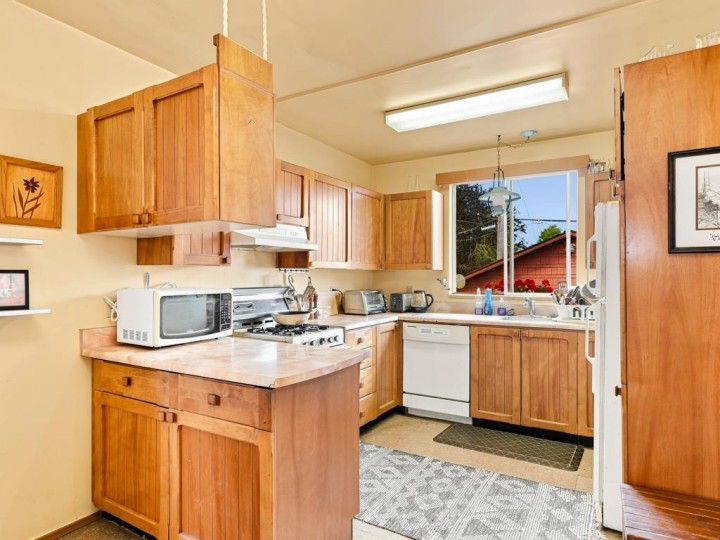 Photo 7 at 3017 E 17th Avenue, Renfrew Heights, Vancouver East
