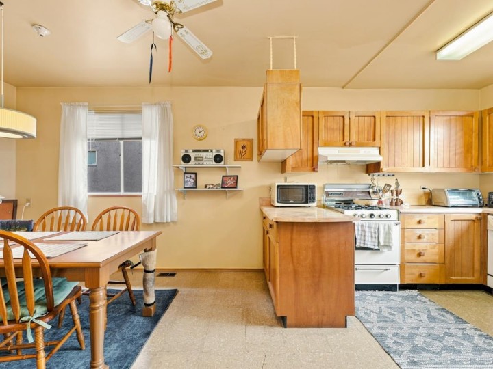 Photo 10 at 3017 E 17th Avenue, Renfrew Heights, Vancouver East