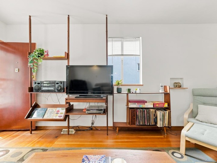 Photo 4 at 3017 E 17th Avenue, Renfrew Heights, Vancouver East