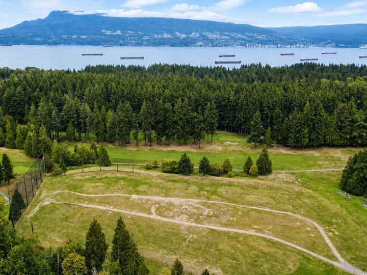 Photo 32 at 303 - 5410 Shortcut Road, University VW, Vancouver West