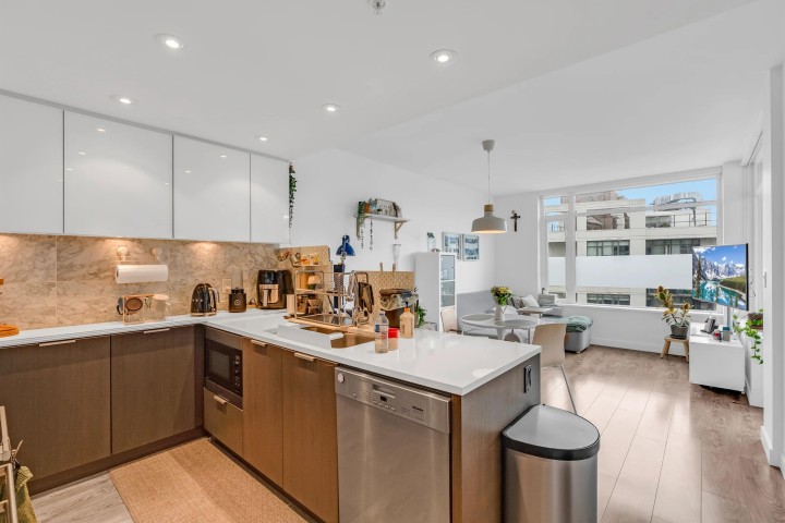 Photo 4 at 908 - 110 Switchmen Street, Mount Pleasant VE, Vancouver East
