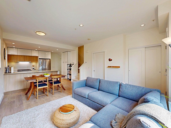 Photo 5 at 4527 Earles Street, Collingwood VE, Vancouver East