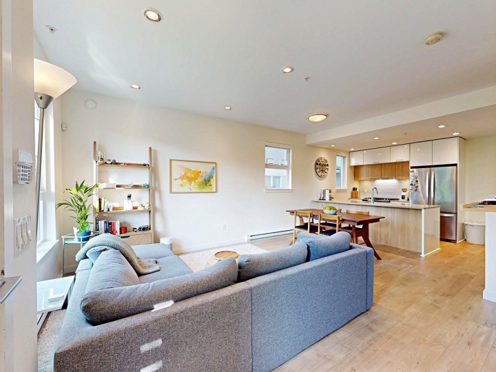 Photo 4 at 4527 Earles Street, Collingwood VE, Vancouver East