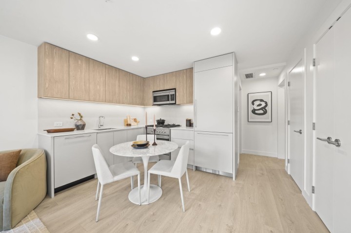 Photo 11 at 6311 Oak Street, South Granville, Vancouver West