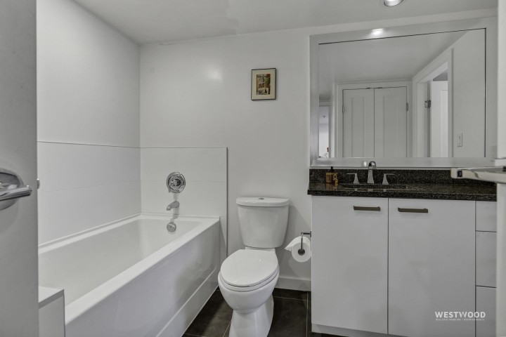 Photo 17 at 661 - 2080 W Broadway, Kitsilano, Vancouver West