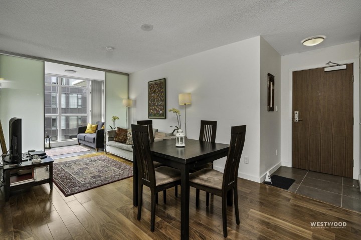 Photo 4 at 661 - 2080 W Broadway, Kitsilano, Vancouver West