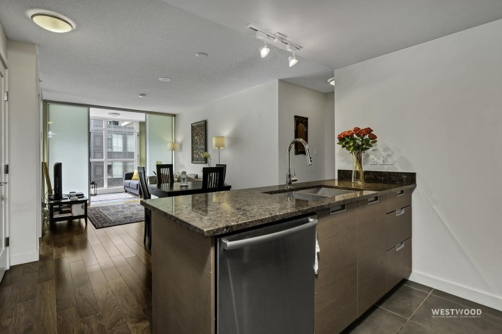 Photo 8 at 661 - 2080 W Broadway, Kitsilano, Vancouver West