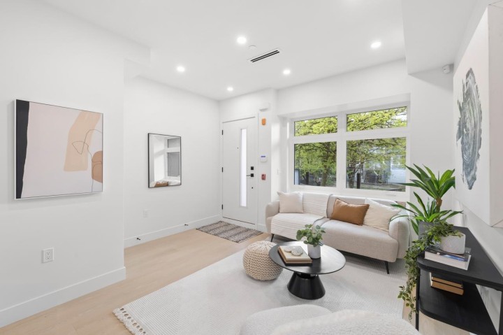 Photo 3 at 201 - 2135 E Pender Street, Hastings, Vancouver East