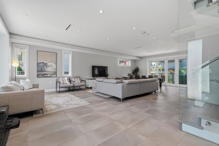 Photo 5 at 3287 Matapan Crescent, Renfrew Heights, Vancouver East