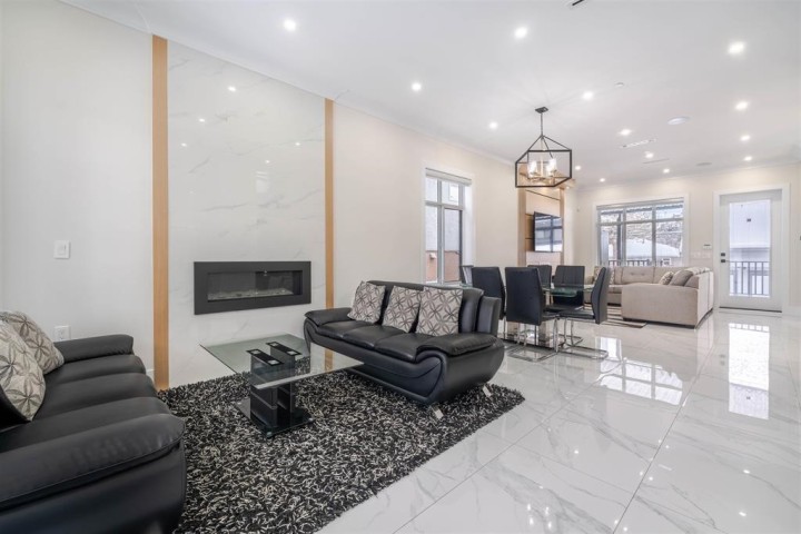 Photo 2 at 1 - 6358 Windsor Street, Fraser VE, Vancouver East