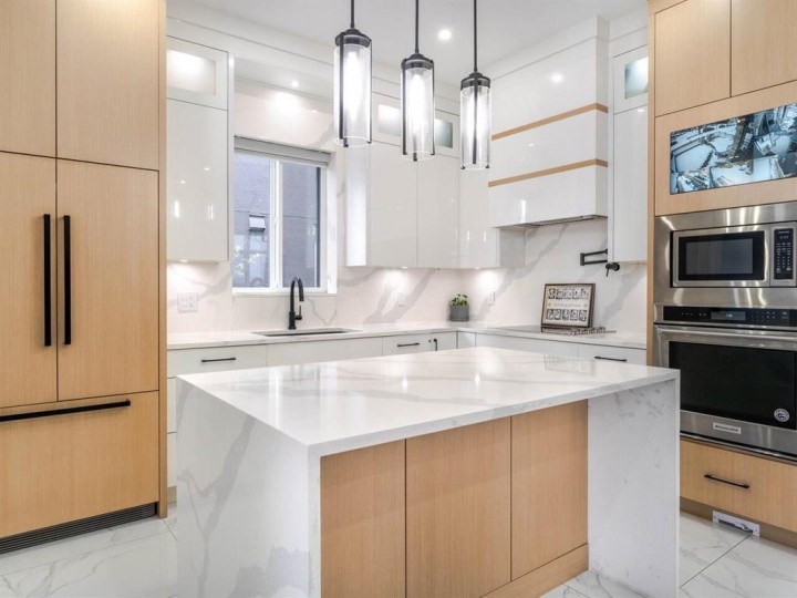 Photo 7 at 1 - 6358 Windsor Street, Fraser VE, Vancouver East