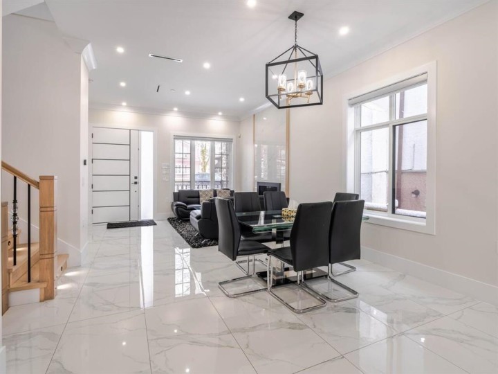 Photo 5 at 1 - 6358 Windsor Street, Fraser VE, Vancouver East
