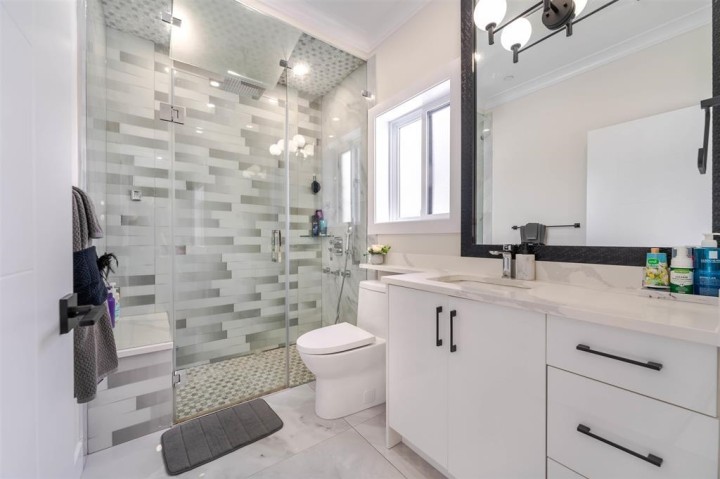 Photo 4 at 1 - 6358 Windsor Street, Fraser VE, Vancouver East